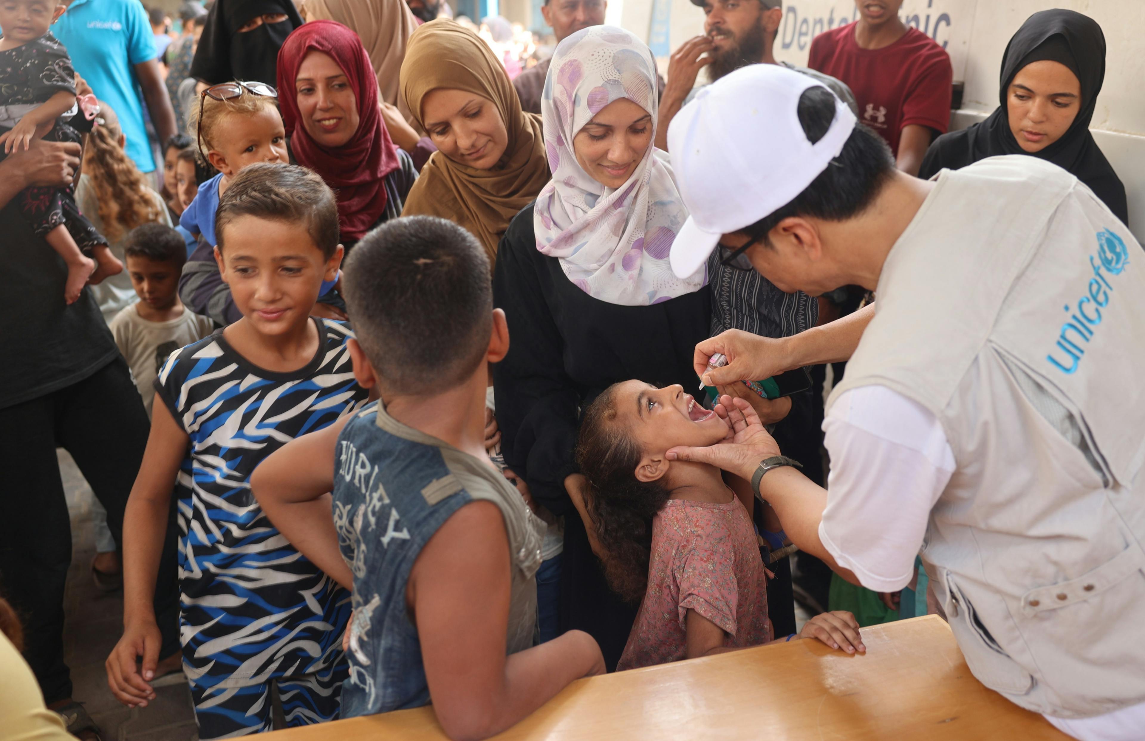 Barn vaccineras mot polio 2 - Gaza 2024 - cropped desktop