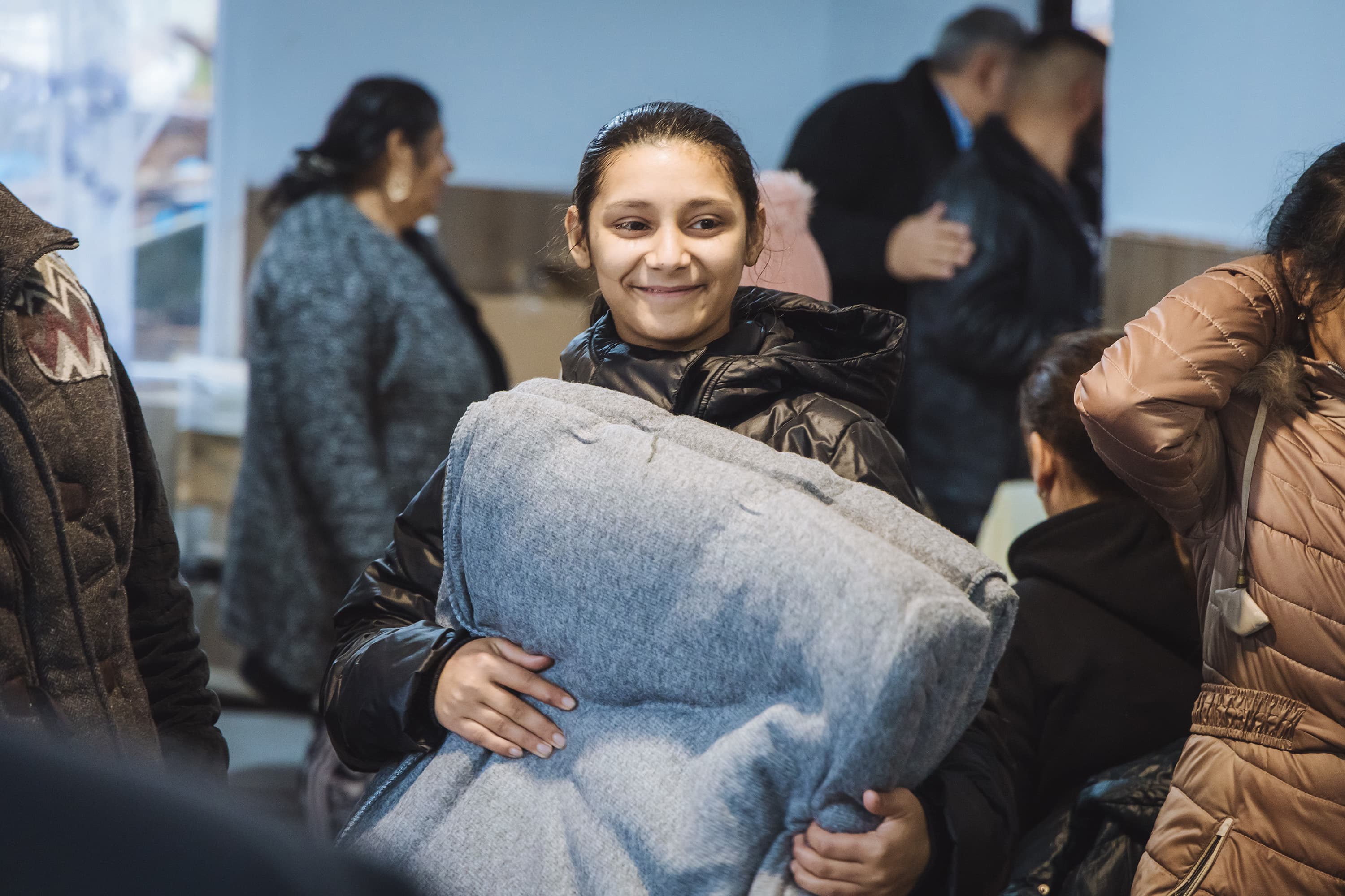 Flicka med filt - Ukraina 2024