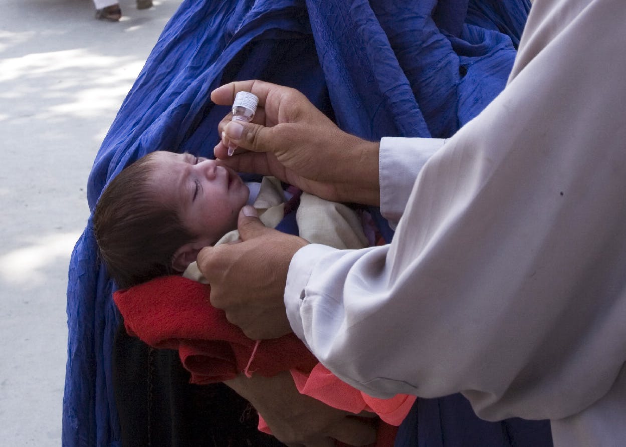 Afghanistan: Bebis vaccineras mot polio 