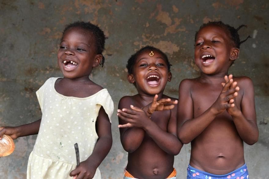 glada_barn_elfenbenskusten_un0313104-880x587.jpg
