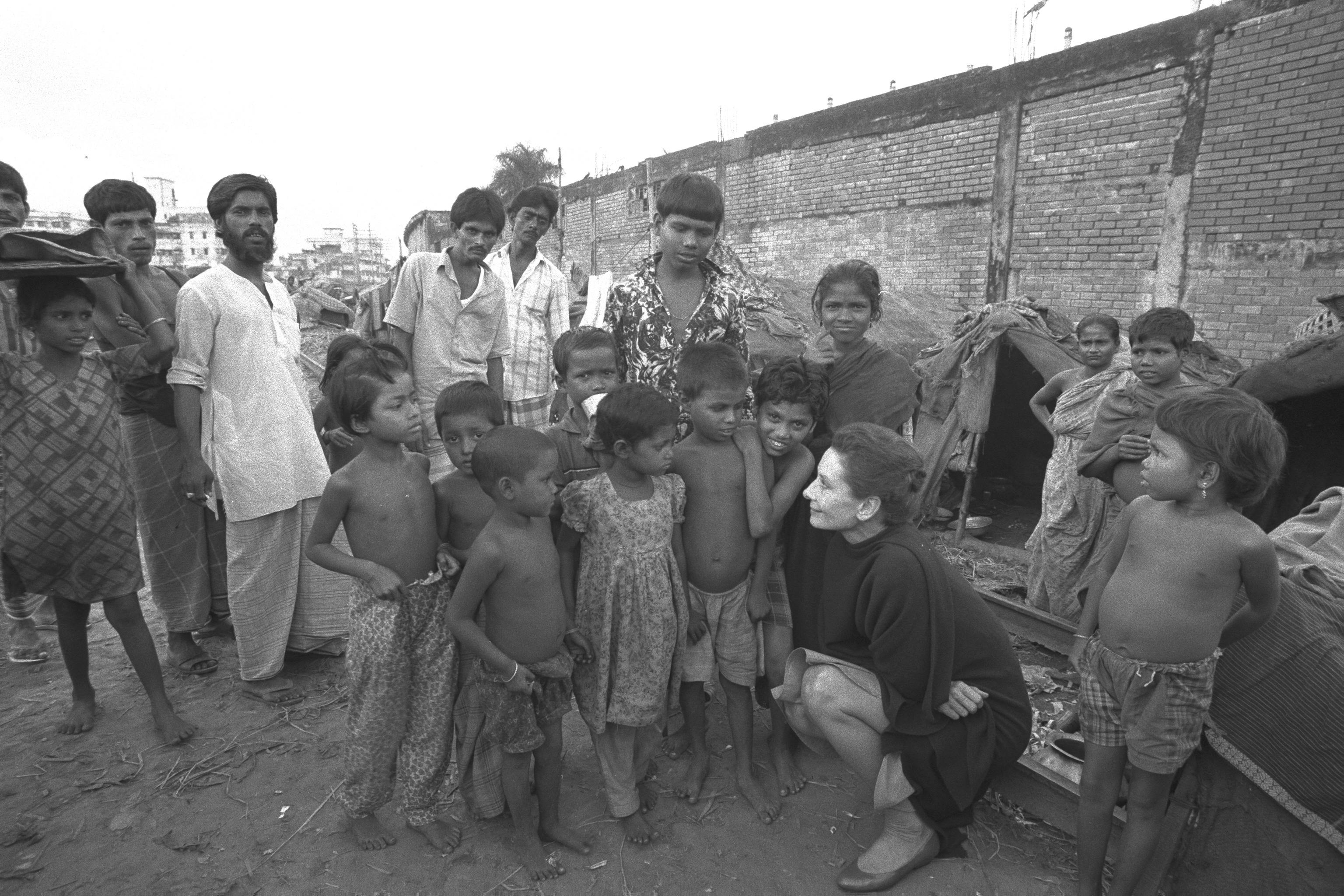 Audrey Hepburn besöker bangladesh 1989