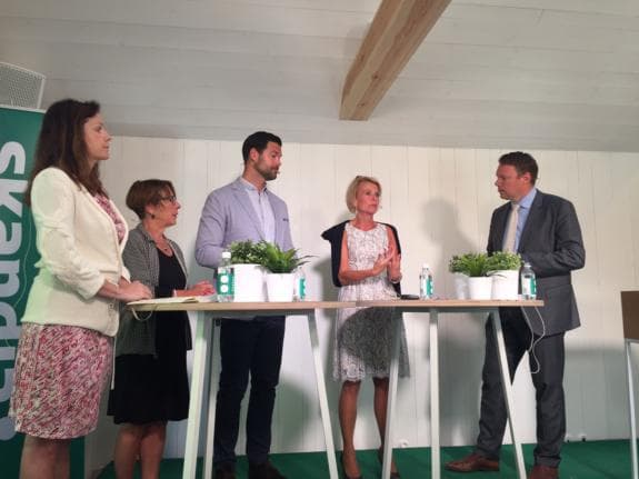 Almedalen_barn-på-flykt-575x431.jpg