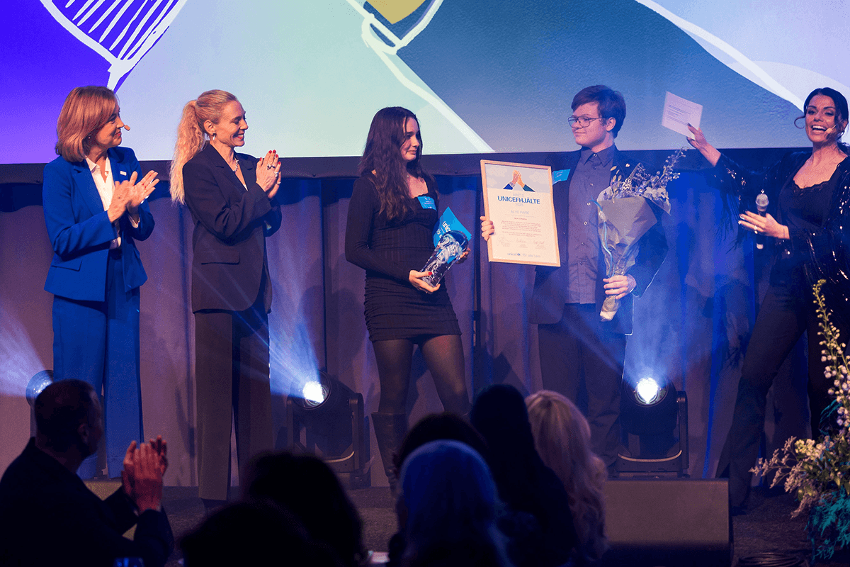 Alve Park på scen – Årets UNICEF-hjälte 2025