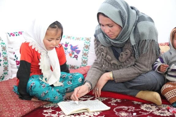 ©-UNICEF-Afghanistan2016Mohammad-Ali-Sheida3-575x383.jpeg