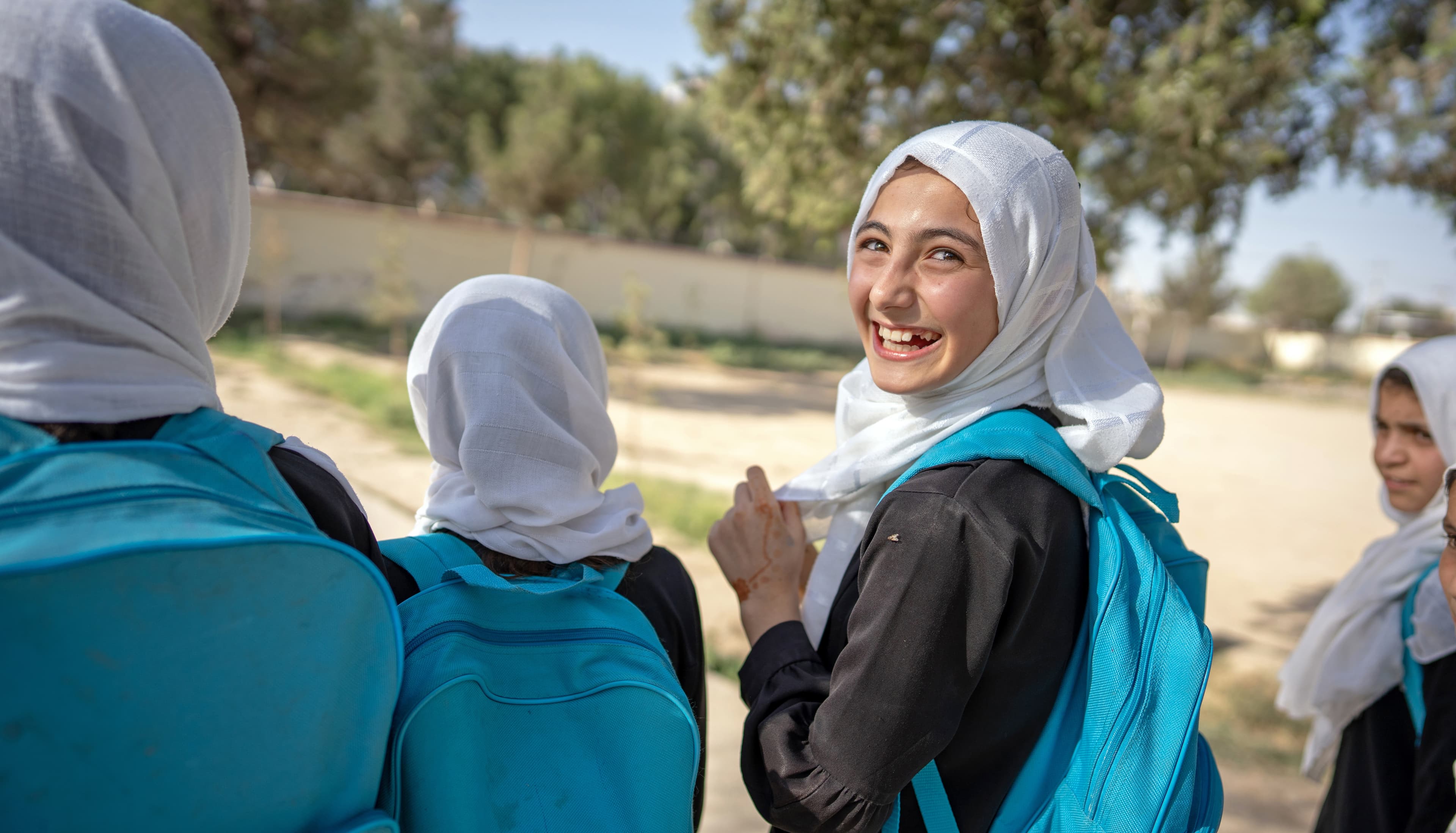 Skolflickor-Afghanistan-2023