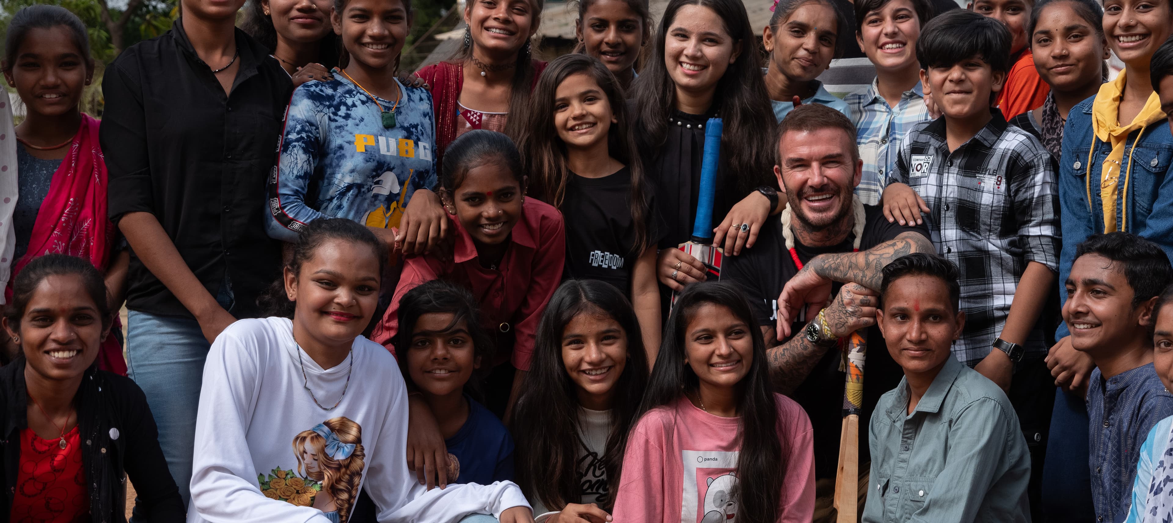 David Beckham med ungdomar - Indien 2023 - cropped desktop