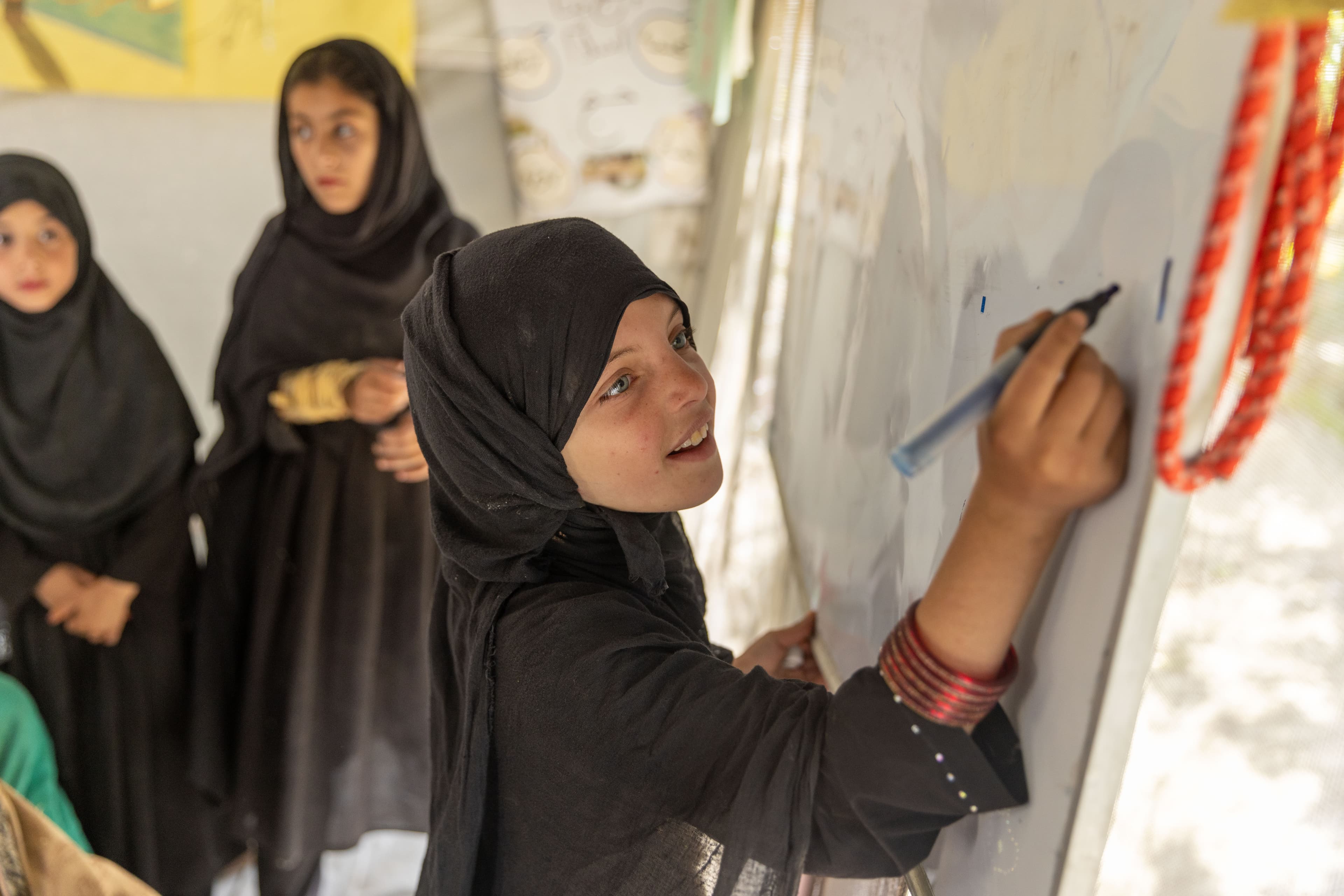 Skolflicka - Afghanistan 2023